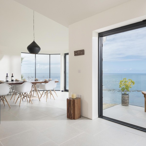 伊盾門窗新騎士系列推拉門，每天靜享優雅家居生活！